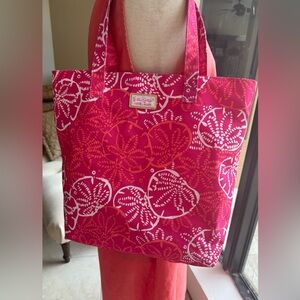 Lilly Pulitzer Estée Lauder bag
